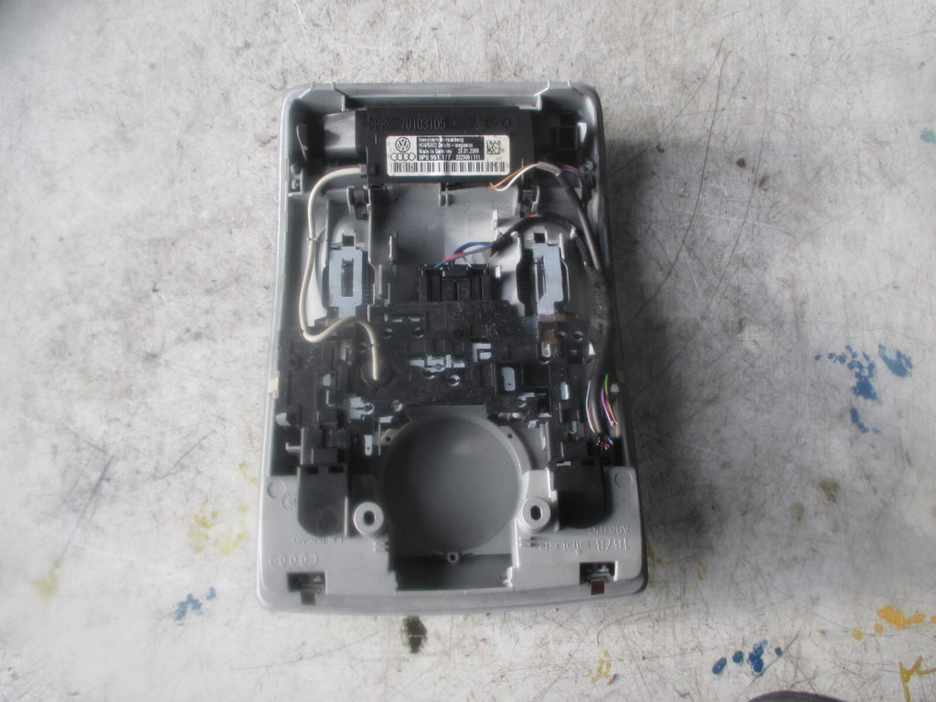 AUDI A3 8P 2009 FRONT INTERIOR ROOF LIGHT LAMP 8P0951177