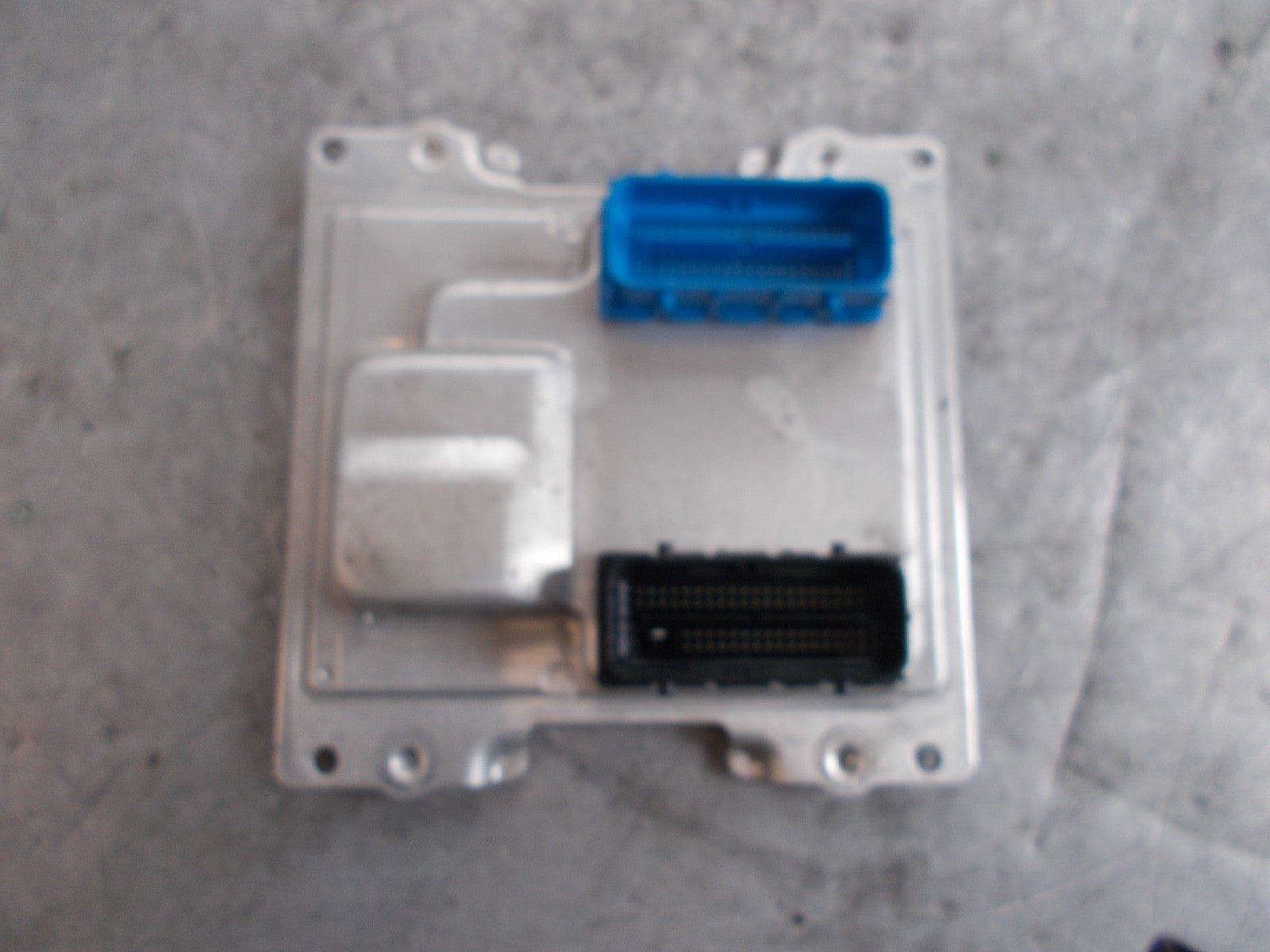 VAUXHALL VIVA OPEL KARL 1.0 (L5Q/B10XE) ENGINE CONTROL UNIT ECU 12673618