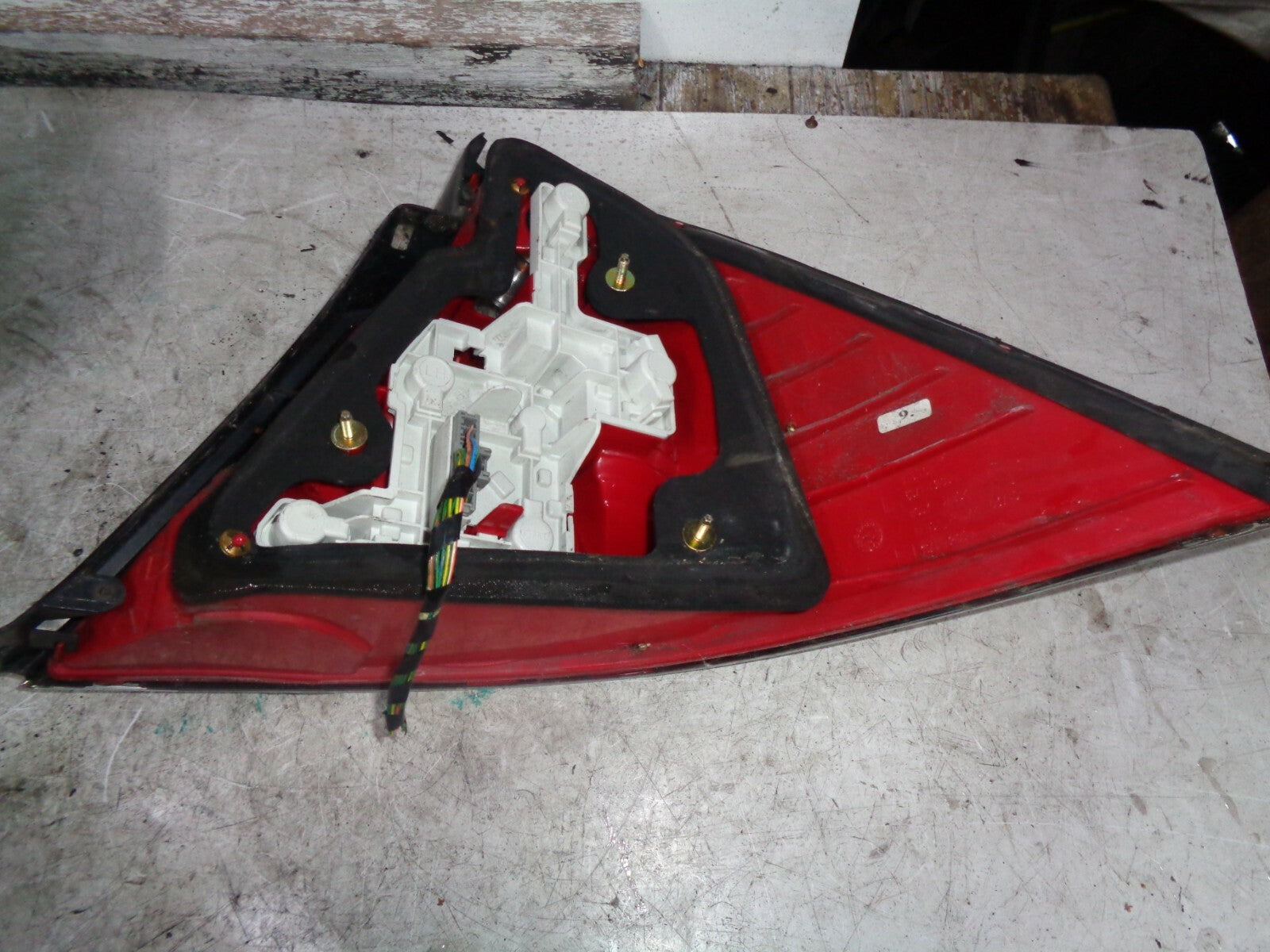 FORD MONDEO MK3 2006 2.2 DIESEL NS PASSENGER SIDE REAR TAIL LIGHT 6S7113405A