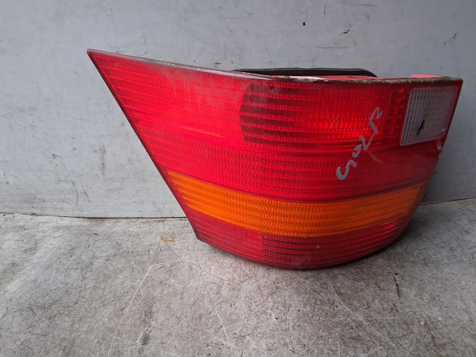2002 VW VOLKSWAGEN GOLF MK4 OSR DRIVER SIDE REAR RIGHT TAIL LIGHT 1J6945096R