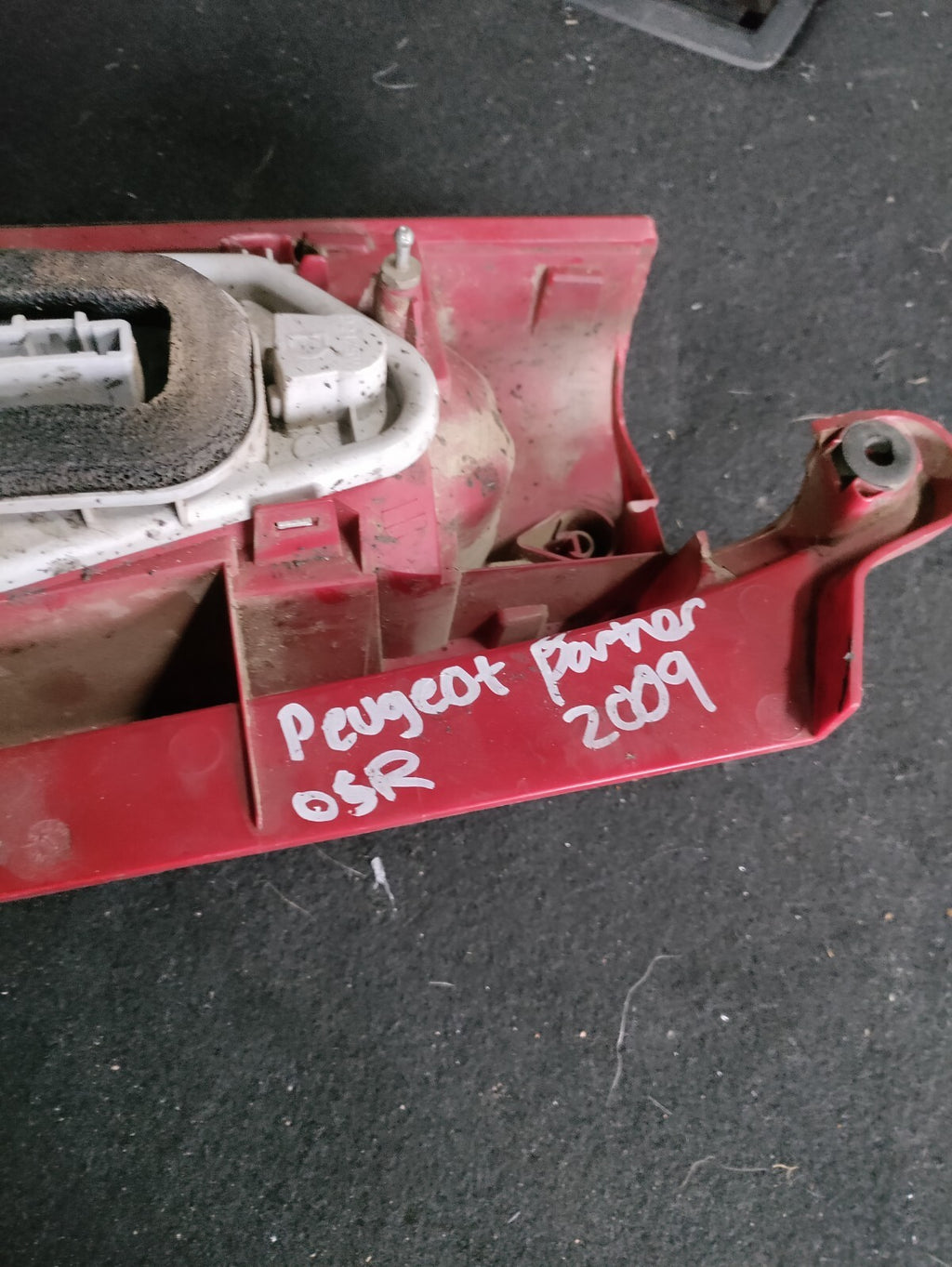 PEUGEOT PARTNER MK2 2009 OSR DRIVER SIDE TAIL LIGHT