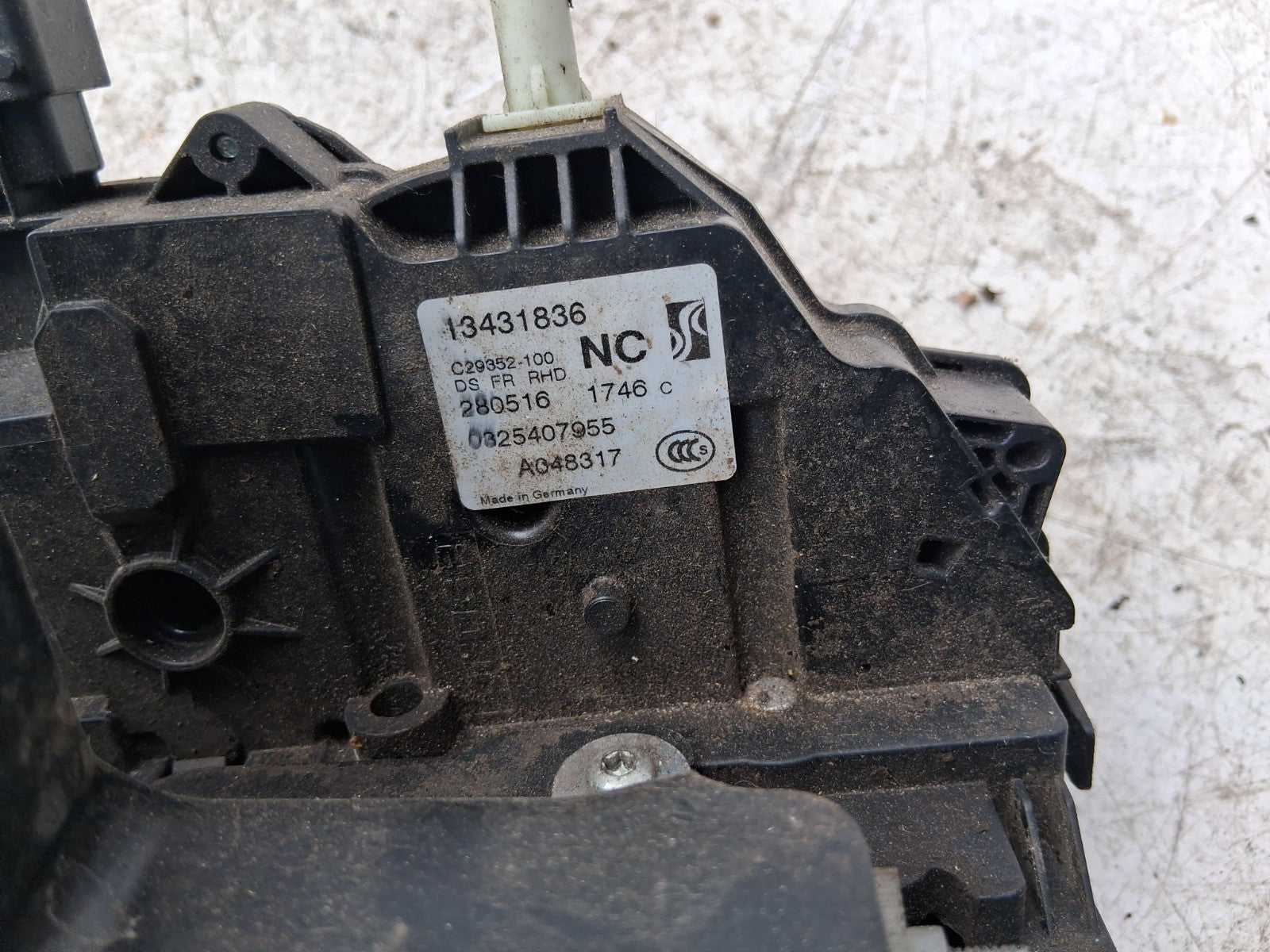 2016 VAUXHALL CORSA E OSF DRIVER SIDE FRONT DOOR LOCK MECHANISM 13431836