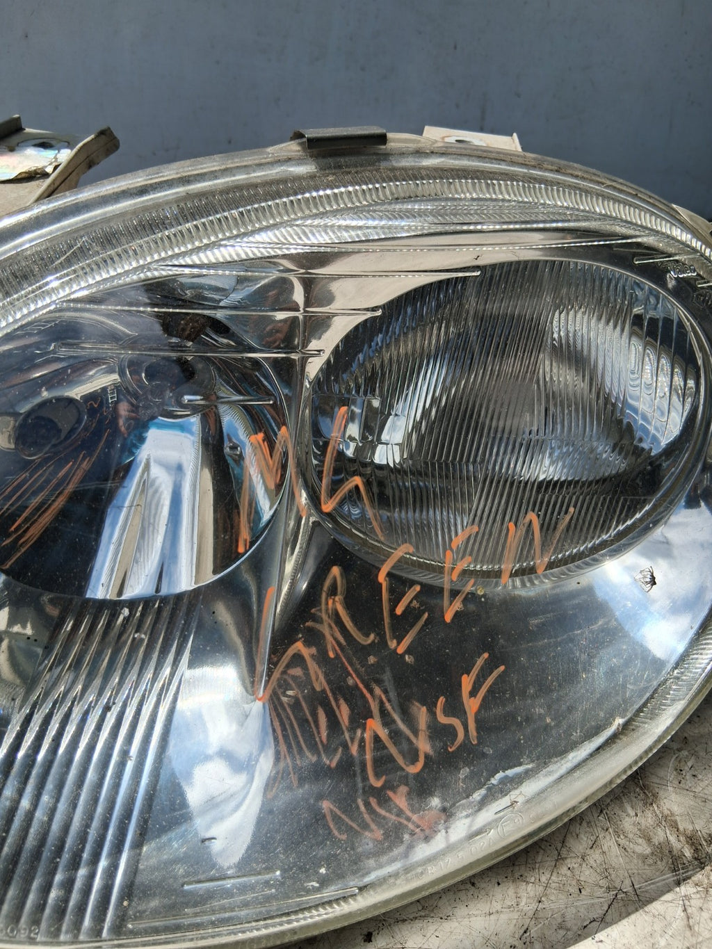 1996 MG F NSF PASSENGER SIDE FRONT HEADLIGHT 66918650