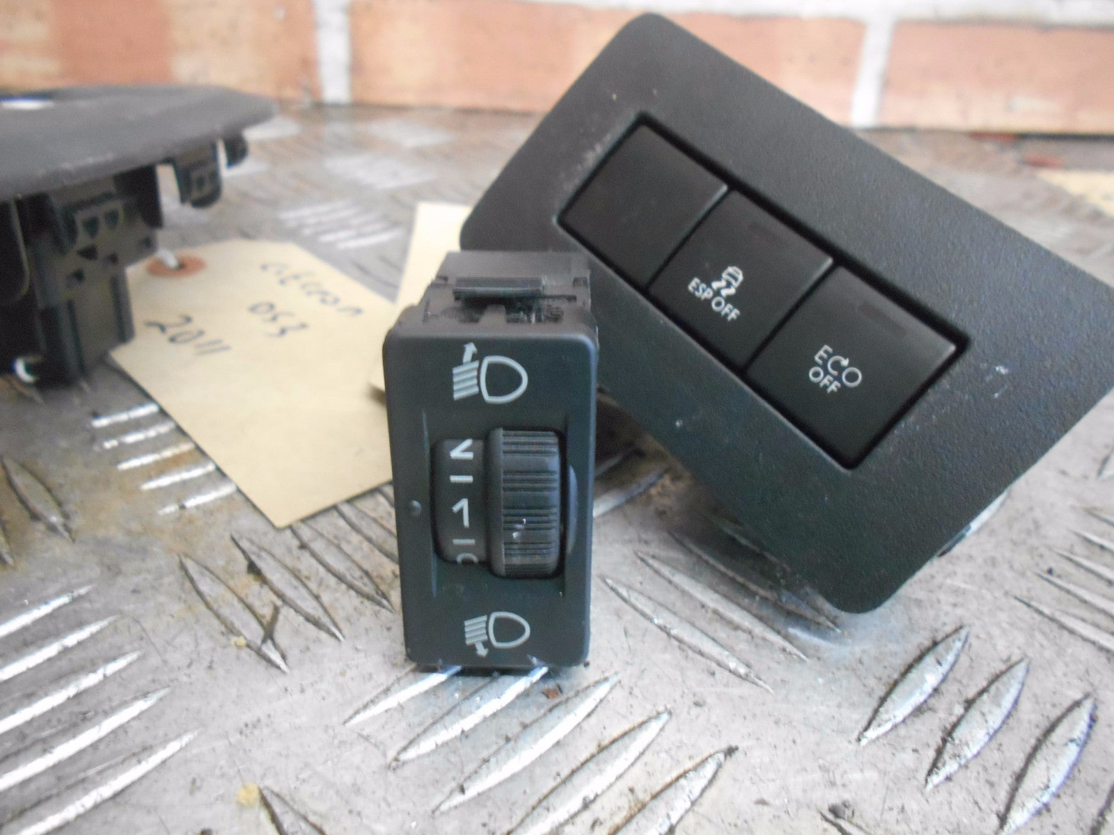 CITROEN DS3 2011 NS PASSENGER SIDE WINDOW ECO ESP SWITCHES
