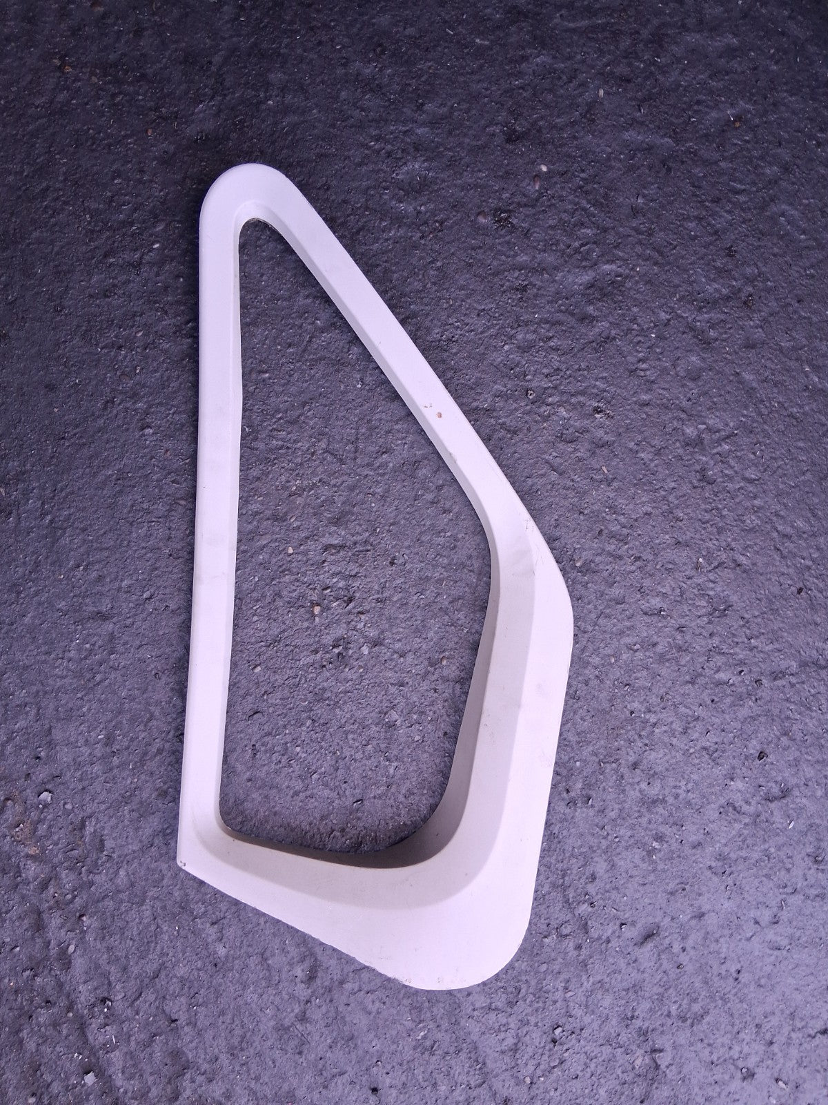 2021 PEUGEOT BOXER MK3 NSF PASSENGER SIDE QUARTER GLASS INNER TRIM 1308562070