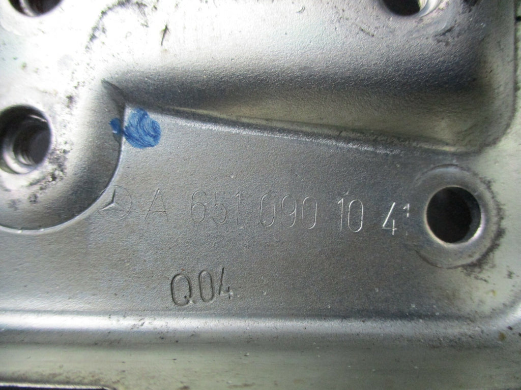 MERCEDES GLA220 2.1 170HP 2014 ENGINE VALVE MOUNTING SUPPORT BRACKET A6510901041
