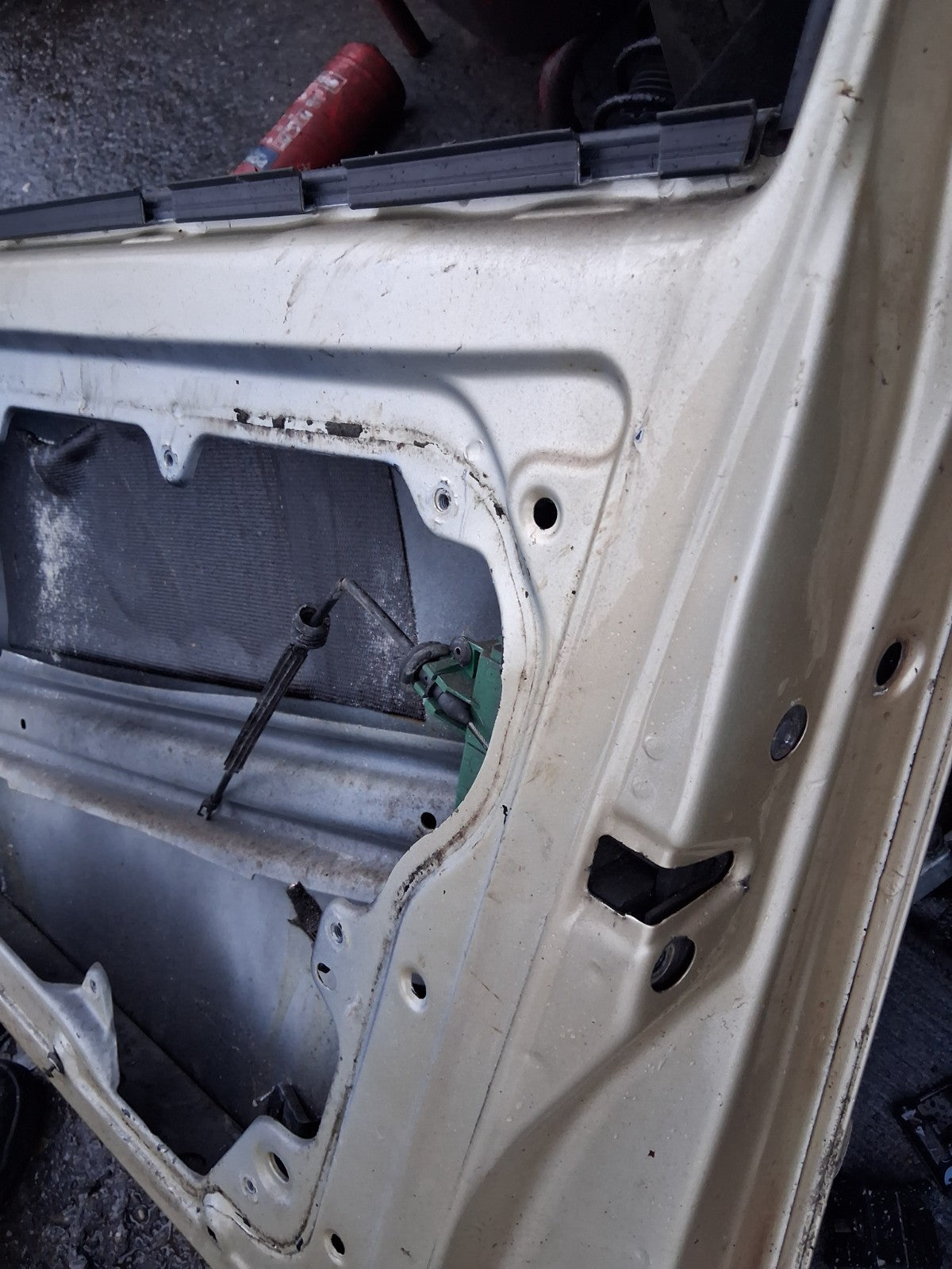 2001 VOLKSWAGEN GOLF MK4 OSF DRIVER SIDE FRONT RIGHT BARE DOOR BEIGE
