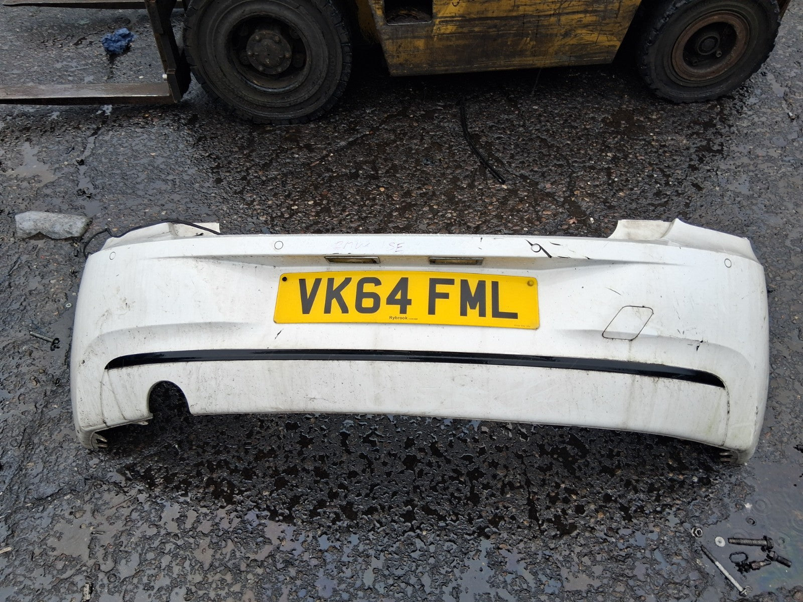 2014 BMW 1 SERIES F20 3 DOOR COMPLETE REAR BUMPER WHITE