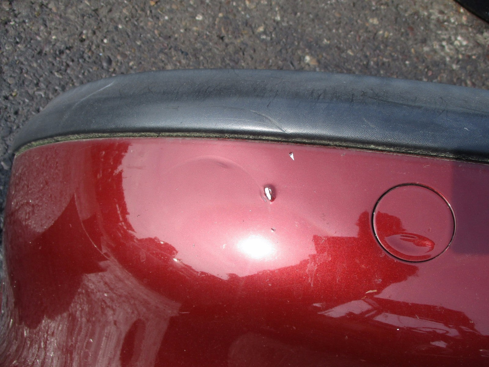 VAUXHALL VECTRA B ESTATE 1997 COMPLETE FRONT BUMPER WITH GRILLS BURGUNDY