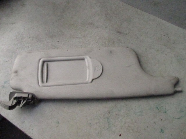 2009 RENAULT MEGANE MK2 OSF DRIVER SIDE SUN VISOR