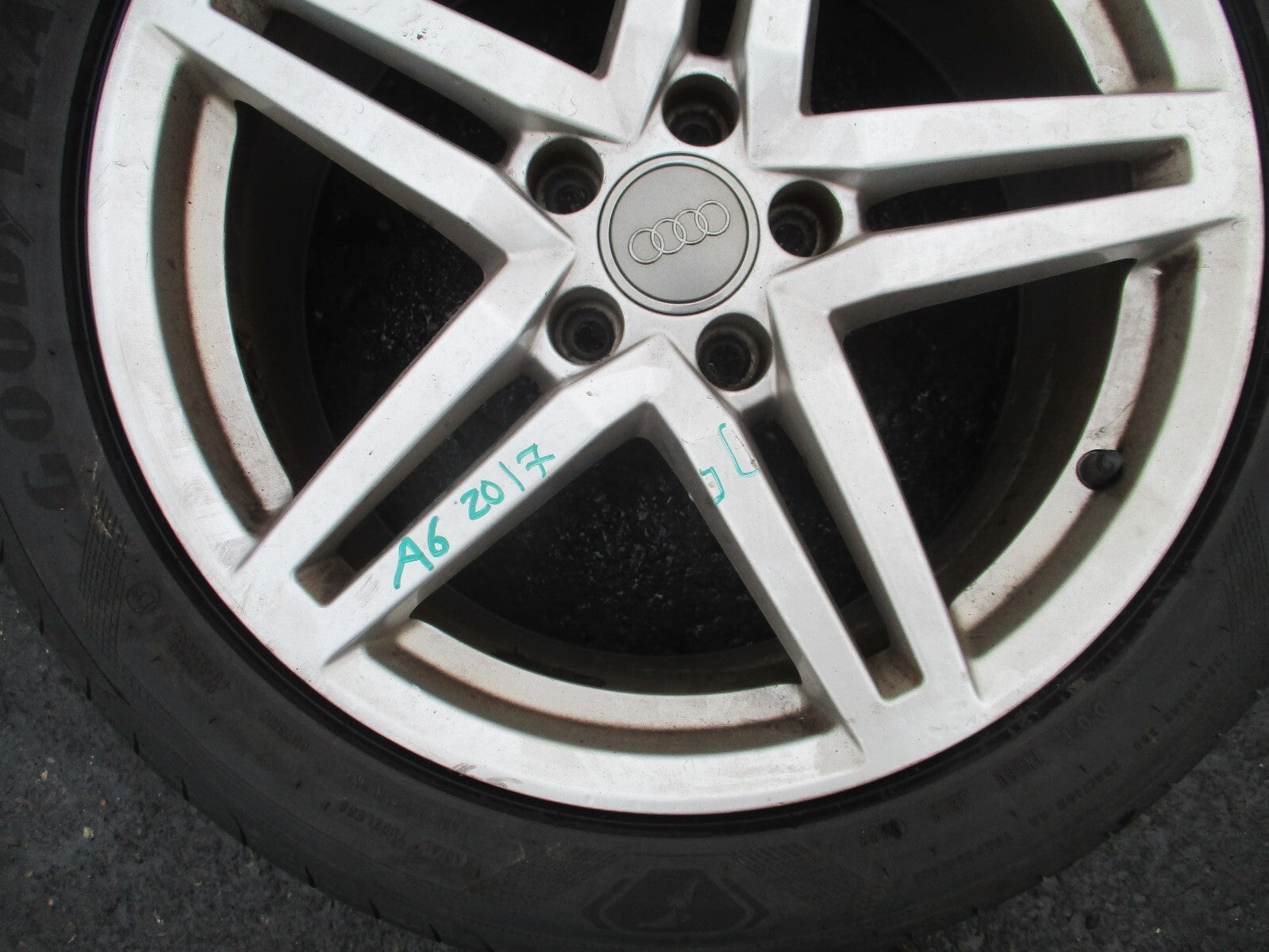 2017 AUDI A6 C7 18 INCH ALLOY WHEEL WITH TYRE 245/45R18 4G0601025CP REF 1