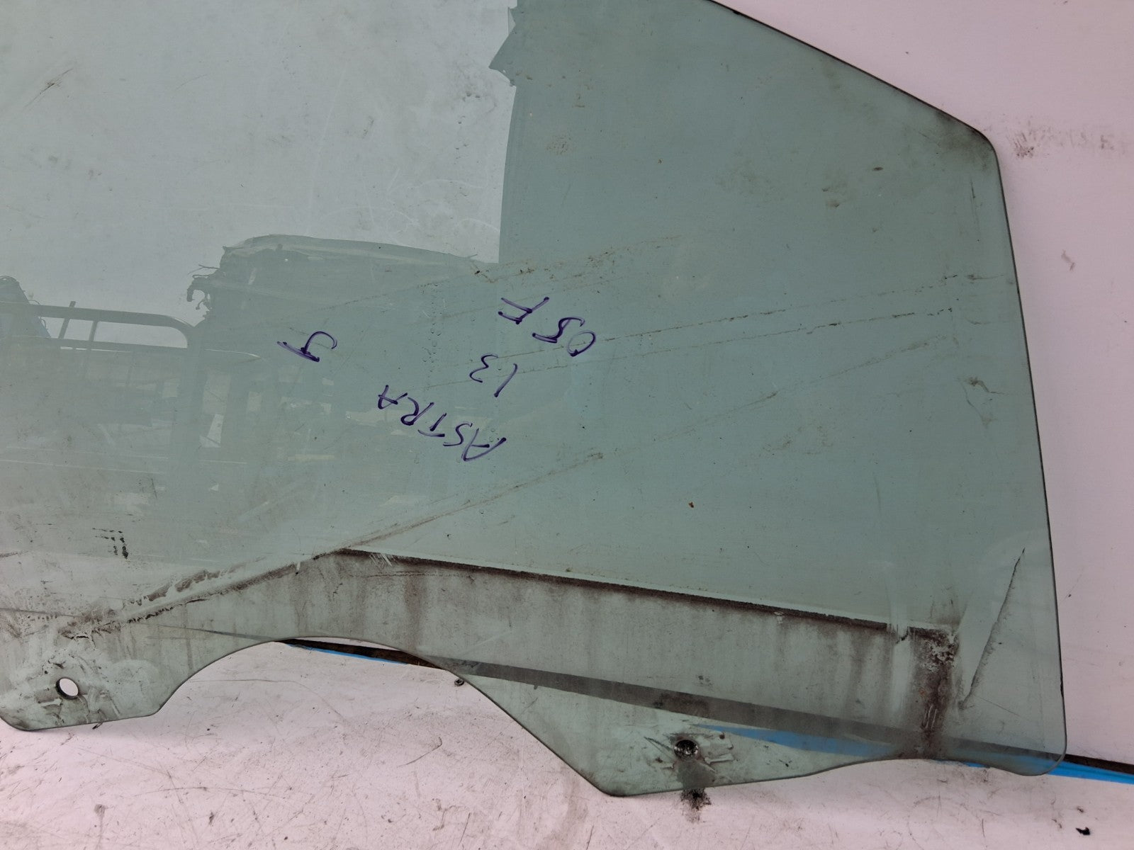 2013 VAUXHALL ASTRA J ESTATE OSF DRIVER SIDE FRONT RIGHT WINDOW GLASS