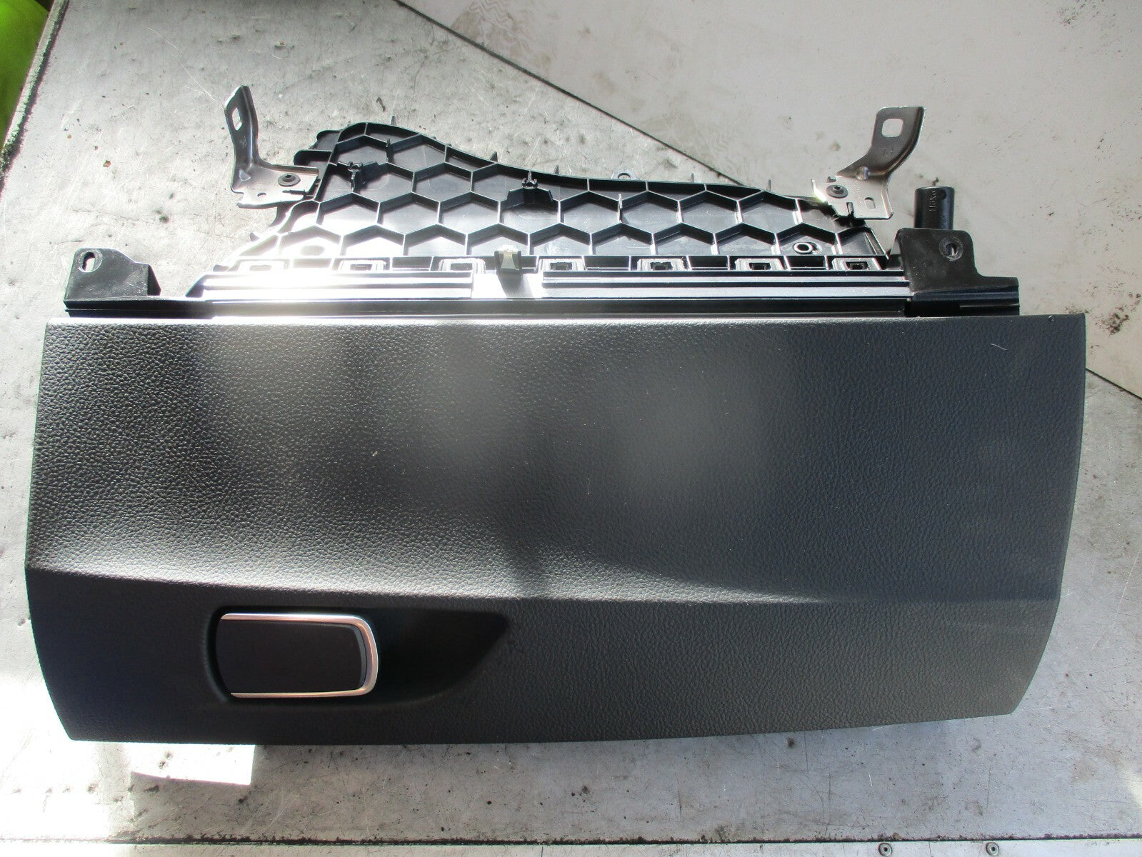 BMW 1 SERIES F20 F21 GLOVE BOX STORAGE COMPARTMENT FRONT