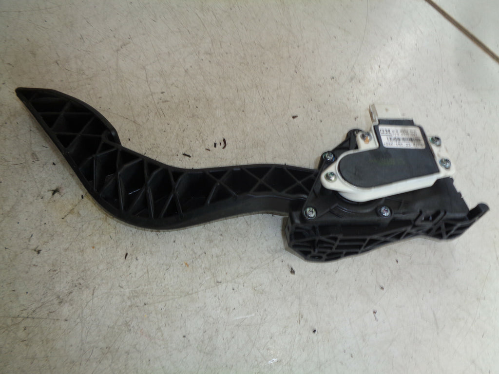 VAUXHALL VIVA 2018 1.0 PETROL MANUAL ACCELERATOR THROTTLE PEDAL 42361587
