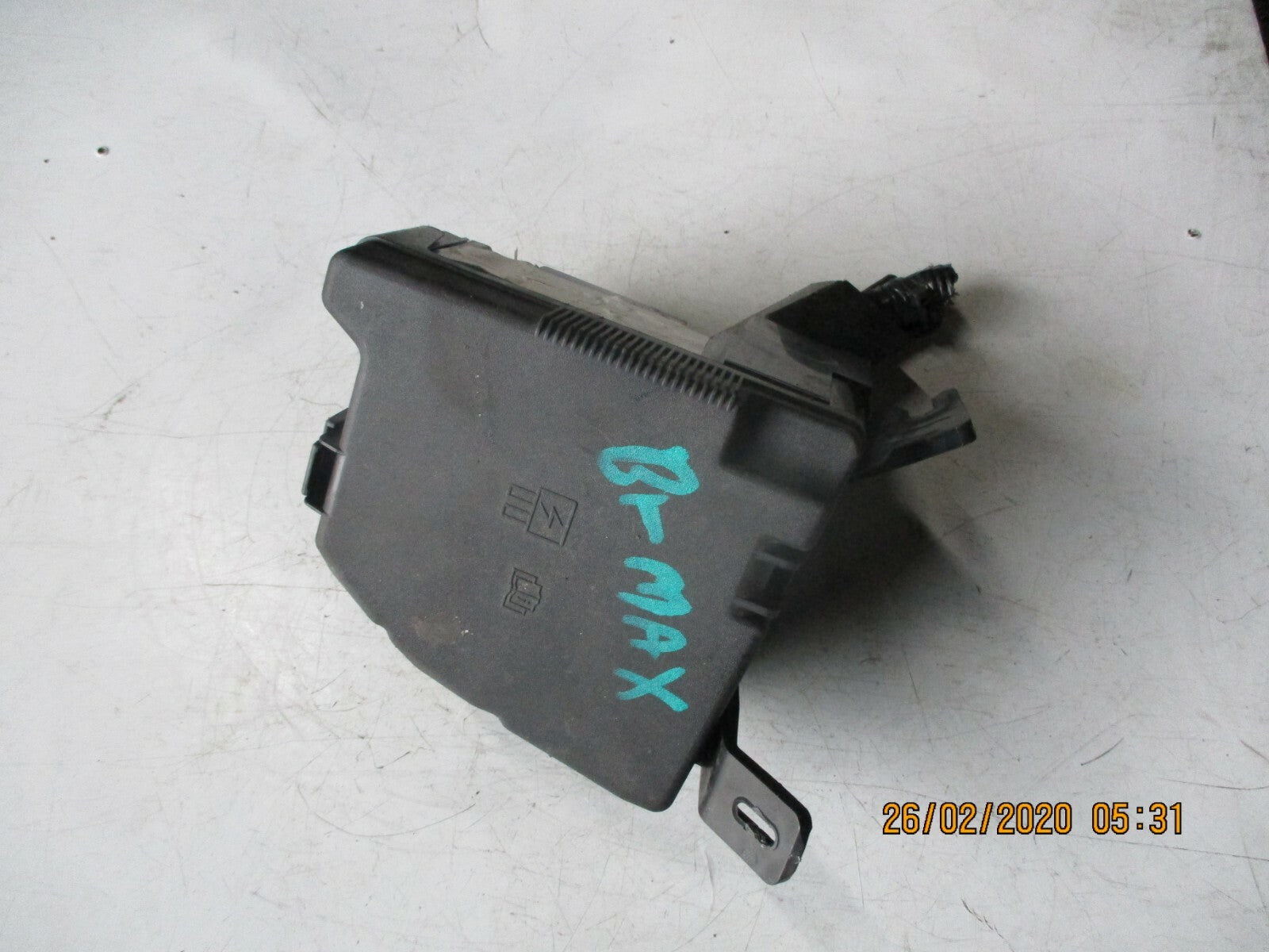 FORD B MAX 2017 ENGINE BAY FUSEBOX FUSE RELAY BOX ASSEMBLY UNIT HY1T-14K012-DDC