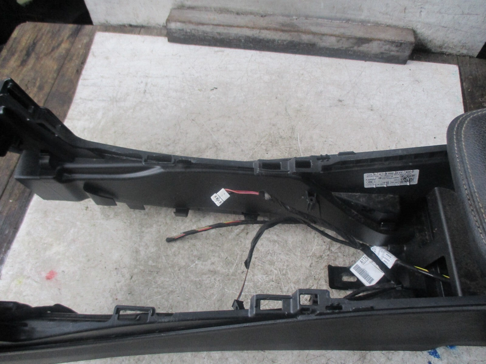 MERCEDES A-CLASS W176 CENTRE CONSOLE ARM REST A1766804201