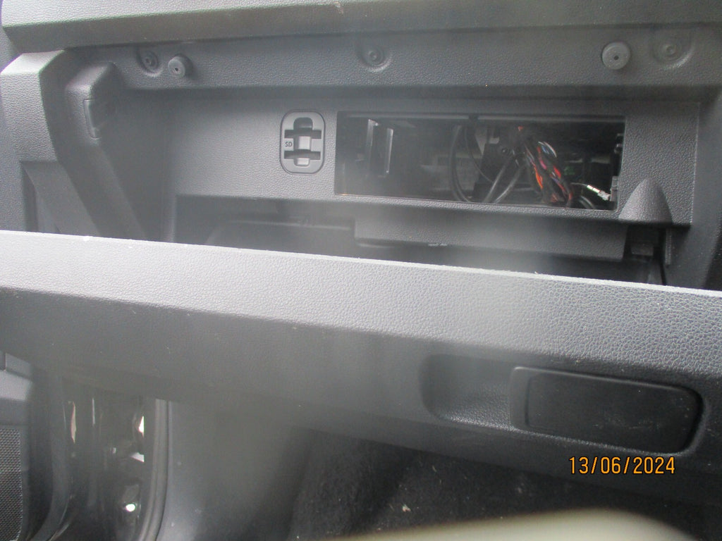 2020 VW VOLKSWAGEN T ROC NS PASSENGER SIDE STORAGE COMPARTMENT GLOVEBOX