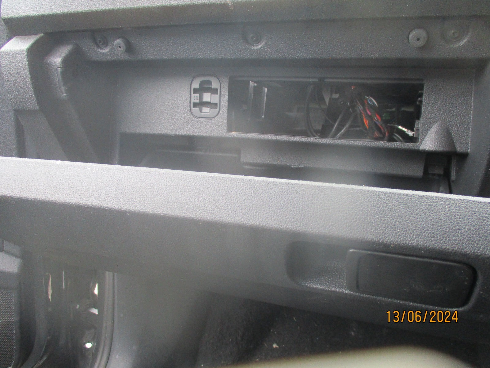 2020 VW VOLKSWAGEN T ROC NS PASSENGER SIDE STORAGE COMPARTMENT GLOVEBOX
