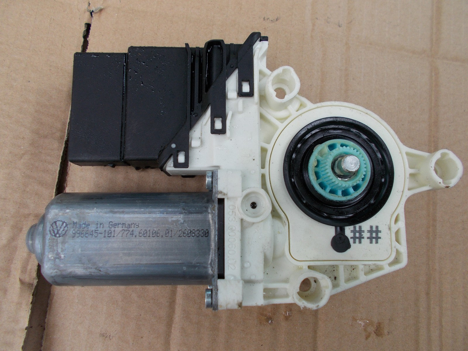 2010 VW TOURAN MK1  NSR PASSENGER SIDE REAR WINDOW REGULATOR MOTOR 1K0959703B