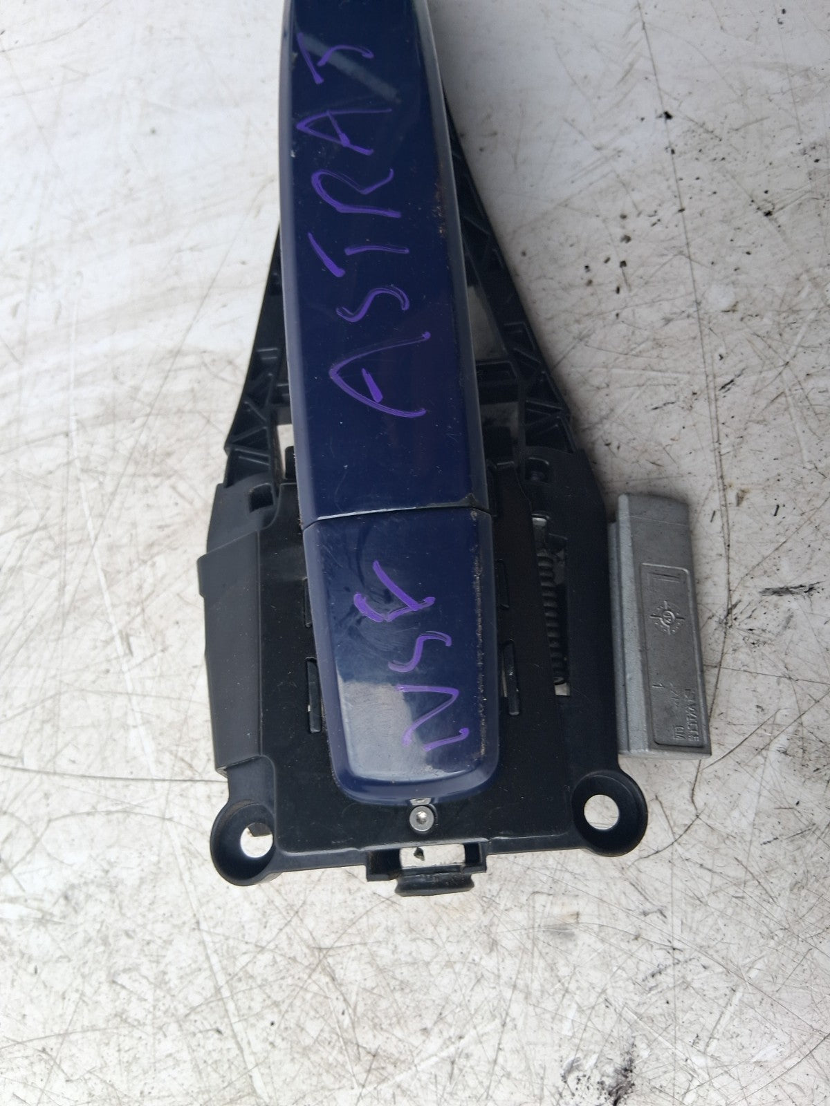 2013 VAUXHALL ASTRA J NSF PASSENGER SIDE FRONT LEFT EXTERIOR DOOR HANDLE