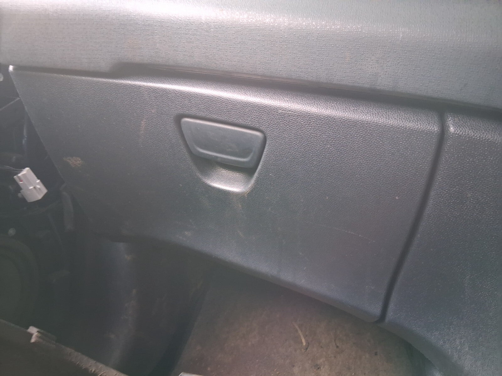 2010 FORD FIESTA MK7 DASHBOARD GLOVE BOX STORAGE COMPARTMENT