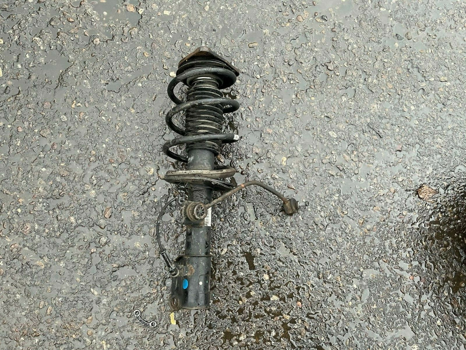HYUNDAI i30 MK2 GD 2013 NSF PASSENGER SIDE FRONT SUSPENSION SHOCK AND SPRING