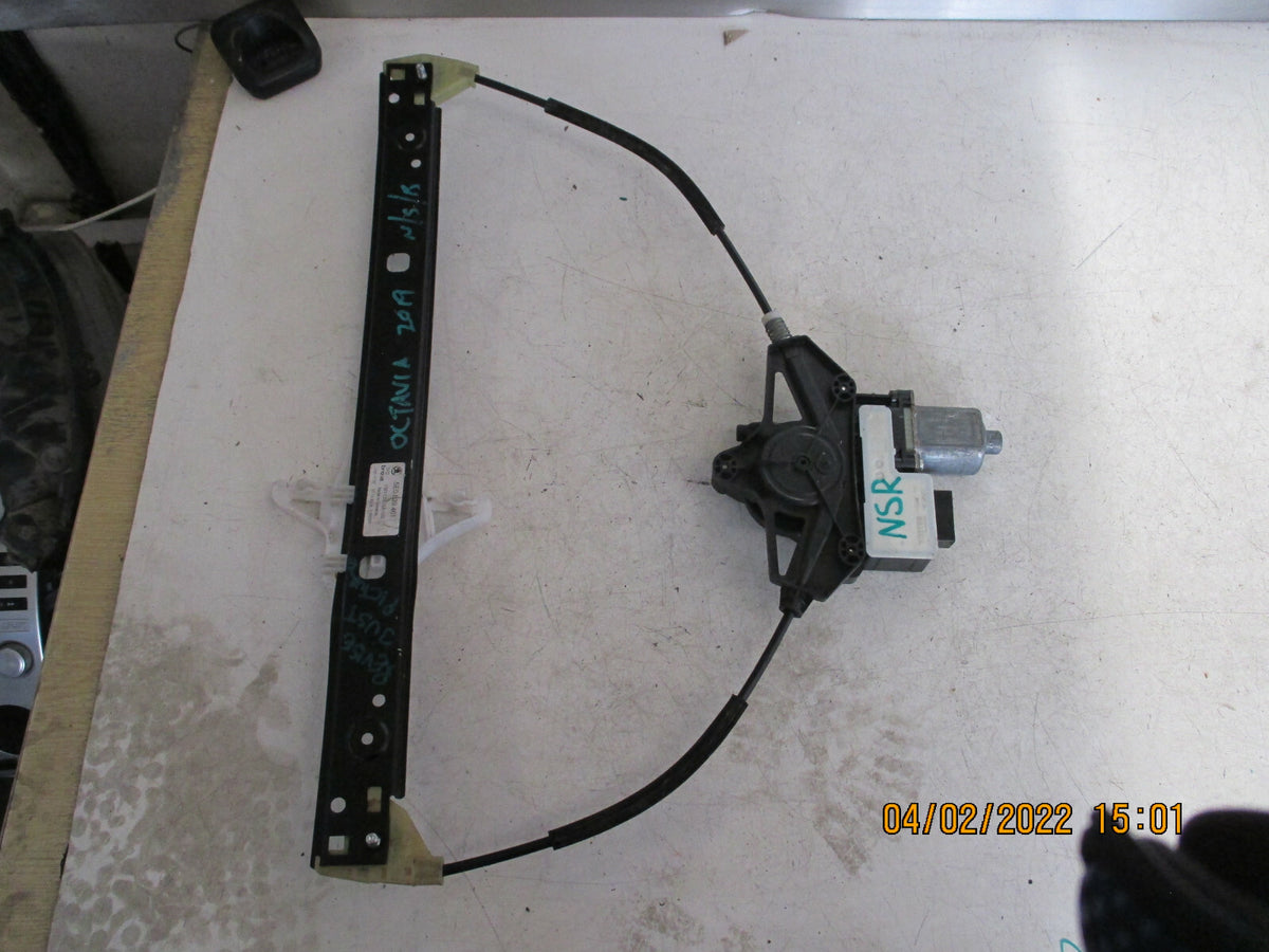 SKODA OCTAVIA 2019 NSR PASSENGER SIDE REAR WINDOW REGULATOR MOTOR 5E0839461 BENT