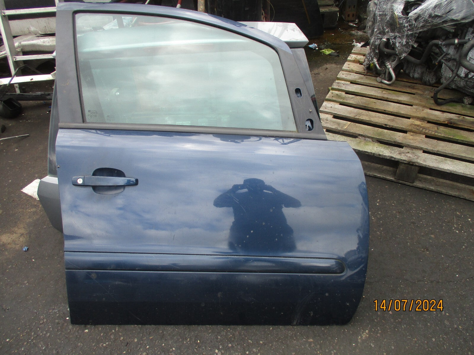 2011 VAUXHALL ZAFIRA B OSF DRIVER SIDE FRONT DOOR Z22A BLUE
