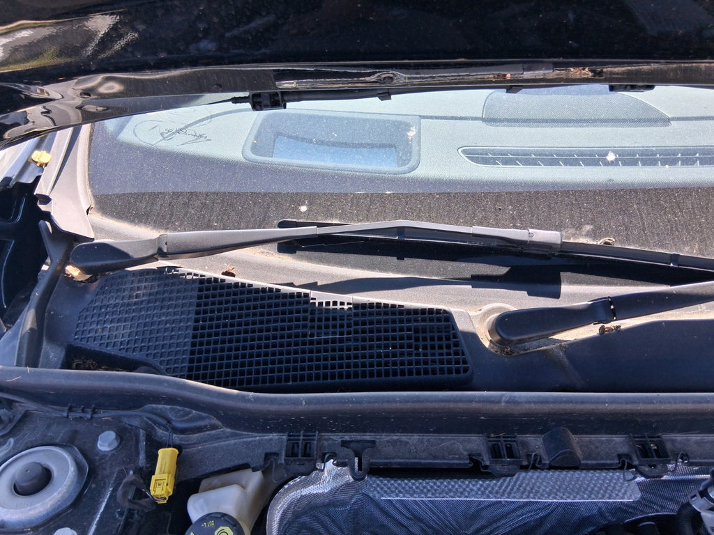 2023 MERCEDES BENZ A CLASS W177 FRONT WINDSCREEN WIPER ARMS AND BLADE PAIR