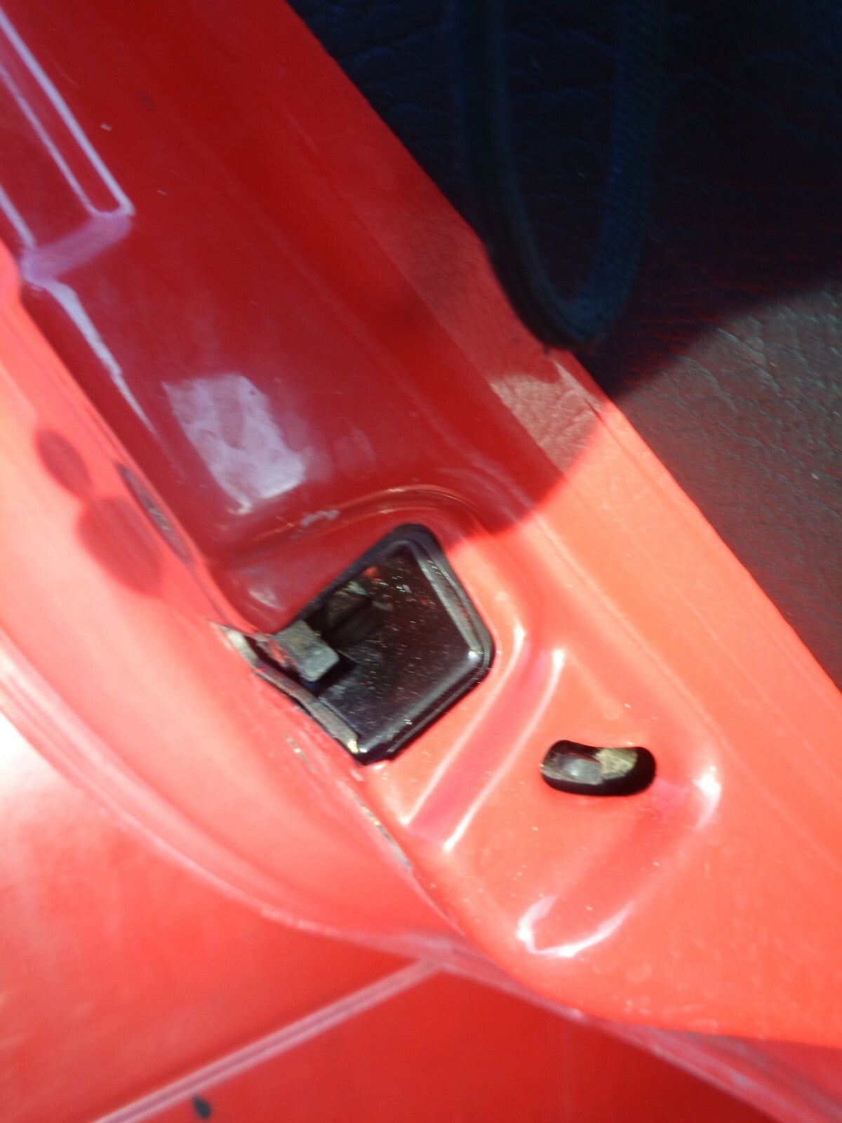 VAUXHALL ASTRA F MK3 5 DOOR NSR PASSENGER SIDE REAR COMPLETE DOOR RED