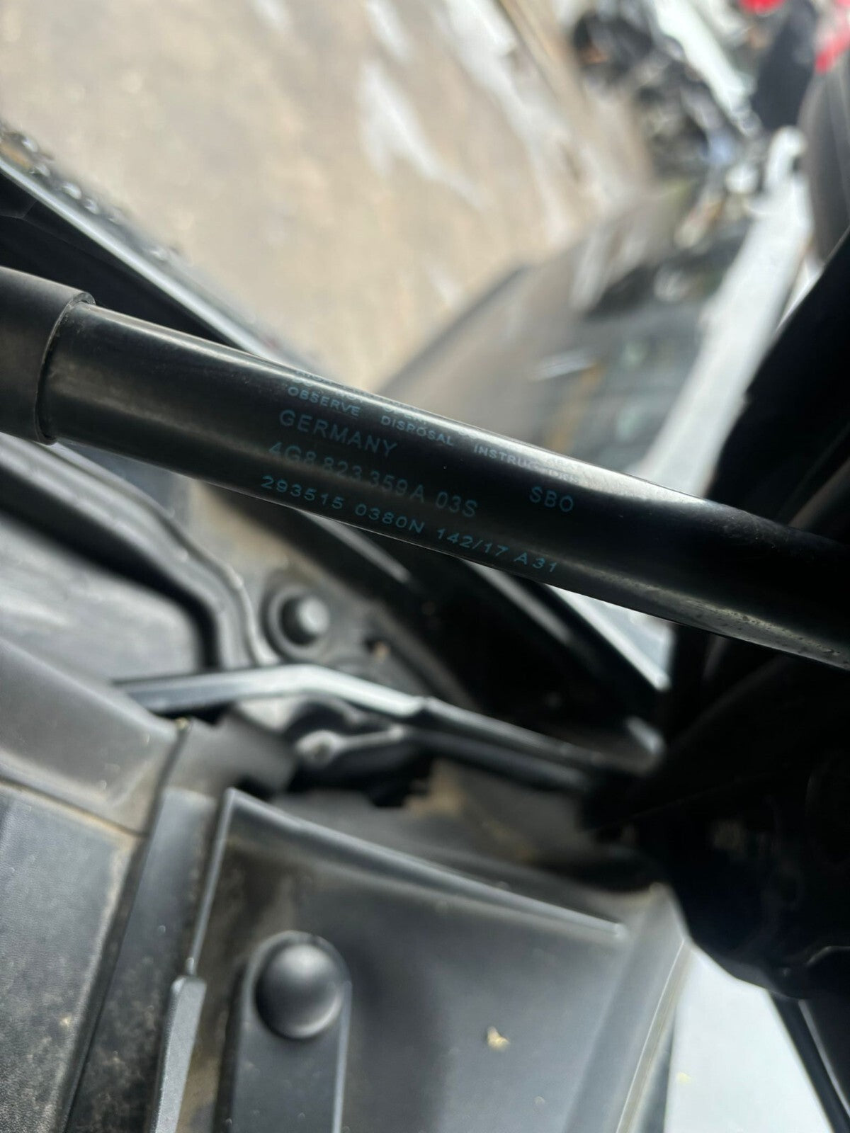 2017 AUDI A6 FACELIFT C7 4G OS DRIVER SIDE BONNET STRUT 4G8823359A