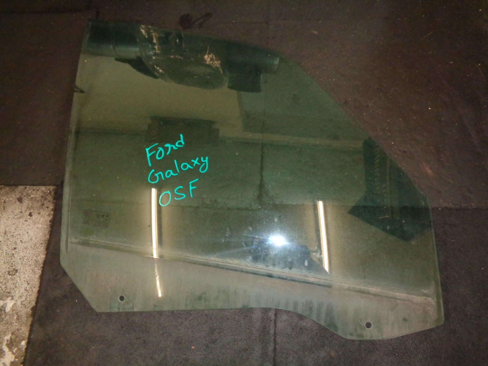 FORD GALAXY OSF DRIVER SIDE FRONT DOOR WINDOW GLASS E143R001025