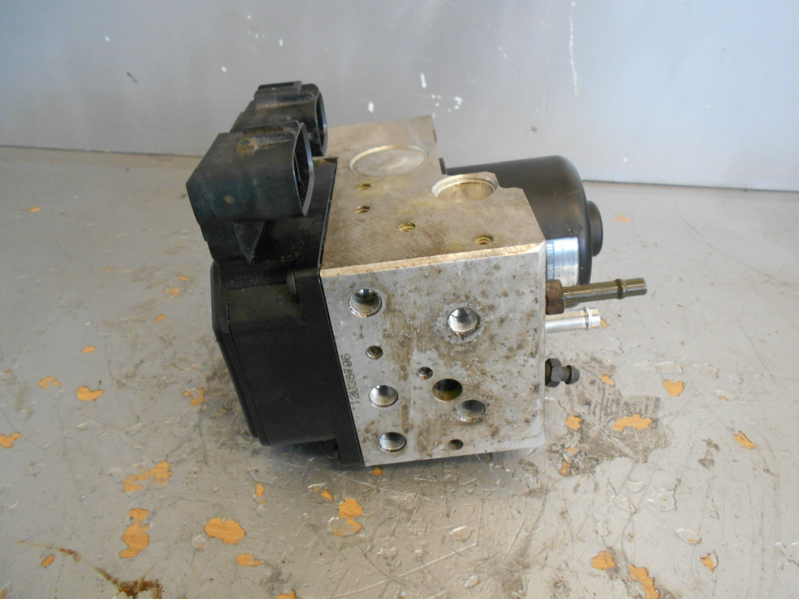 LEXUS IS 200 2001 ABS ESP PUMP & CONTROL MODULE 12038796 4454055010 133200504