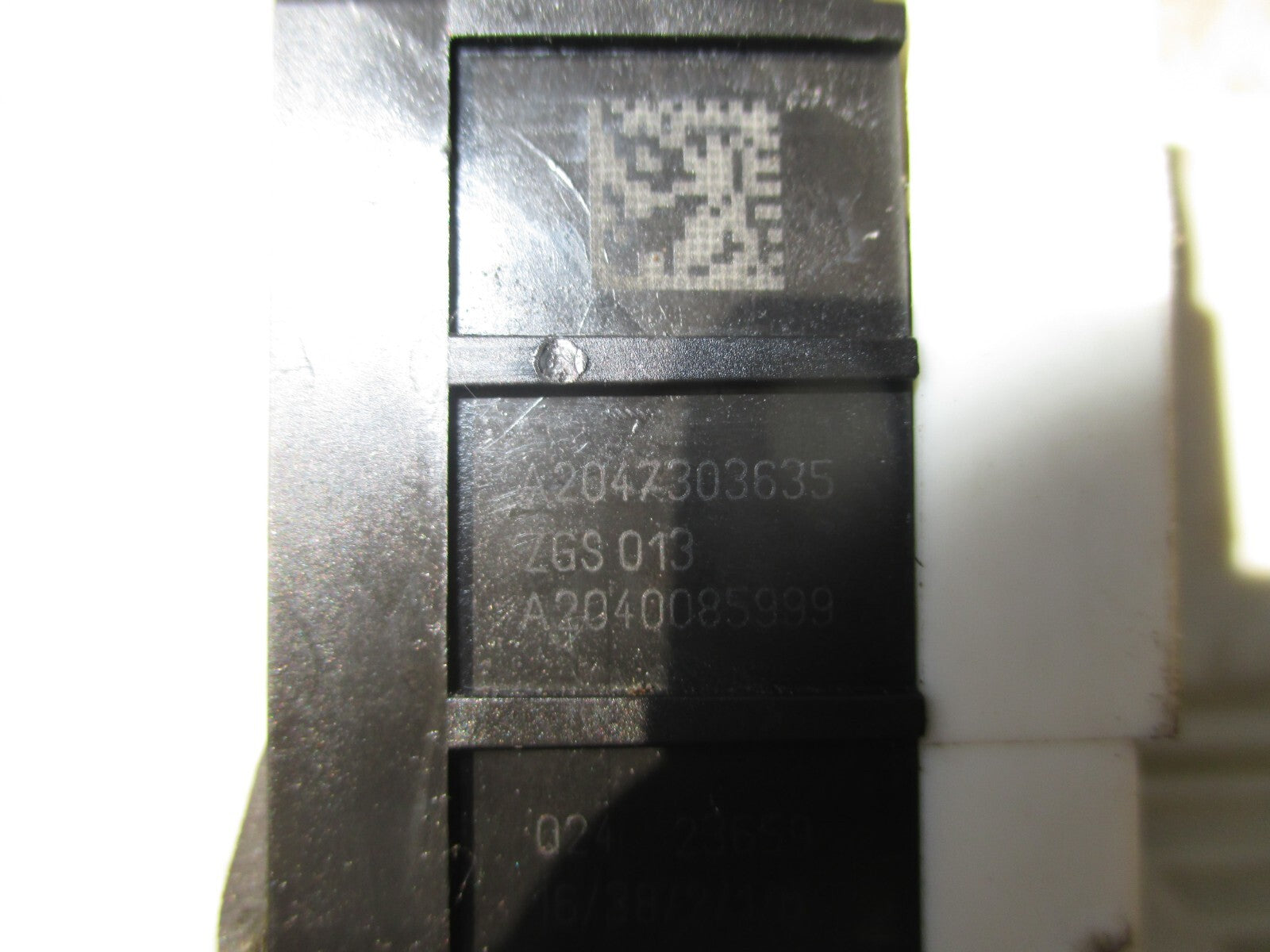 MERCEDES BENZ NS REAR SIDE DOOR LOCK A2047303635