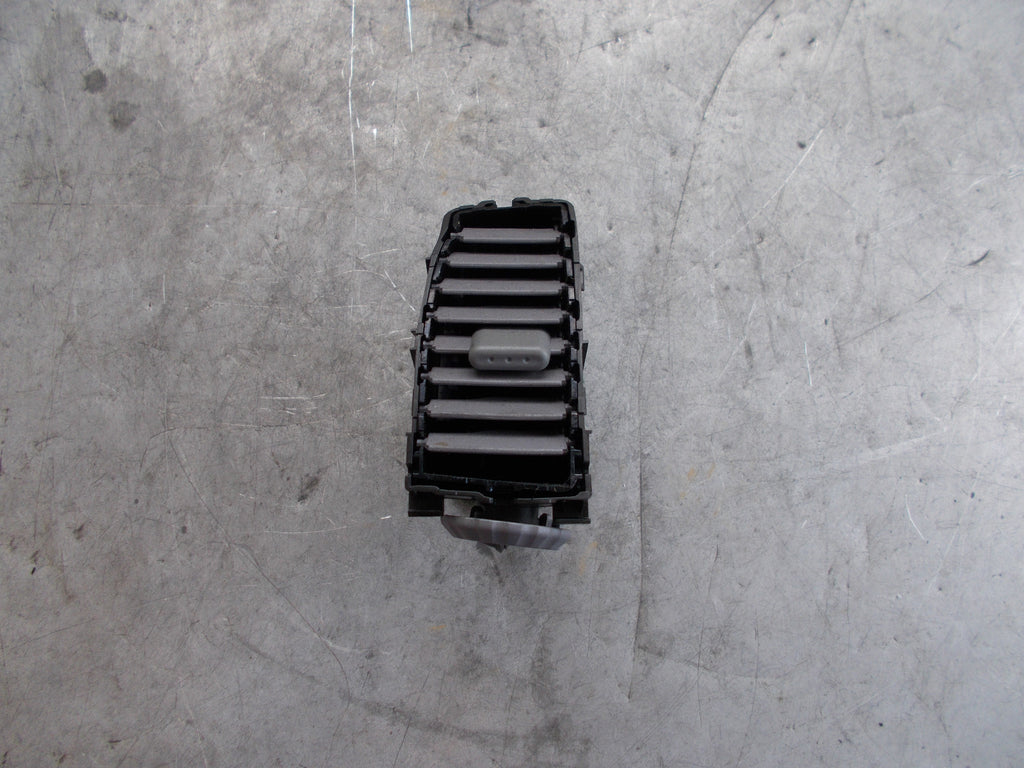 NISSAN MICRA K12 2004 MK3 NS PASSENGER SIDE AIR VENT 68751 AX600 PJ05