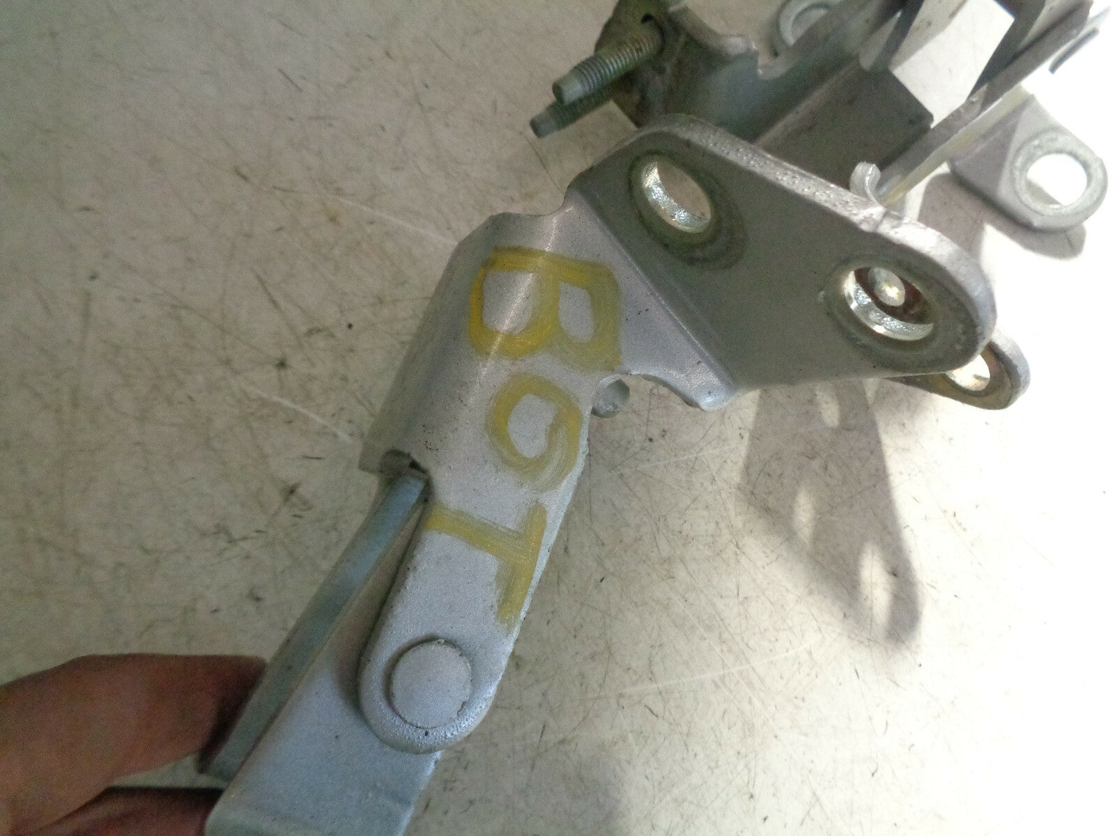 FORD ECOSPORT MK2 2017 REAR OS + NS REAR DOOR TAILGATE HINGE CN15N142982AA