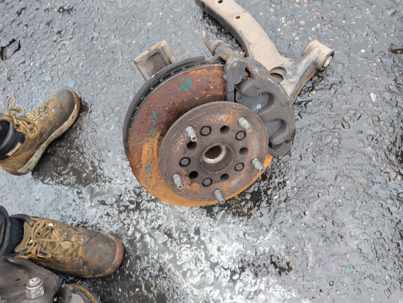 2021 FORD TRANSIT MK8 2.0 DIESEL FWD OSF DRIVER SIDE FRONT WHEEL HUB