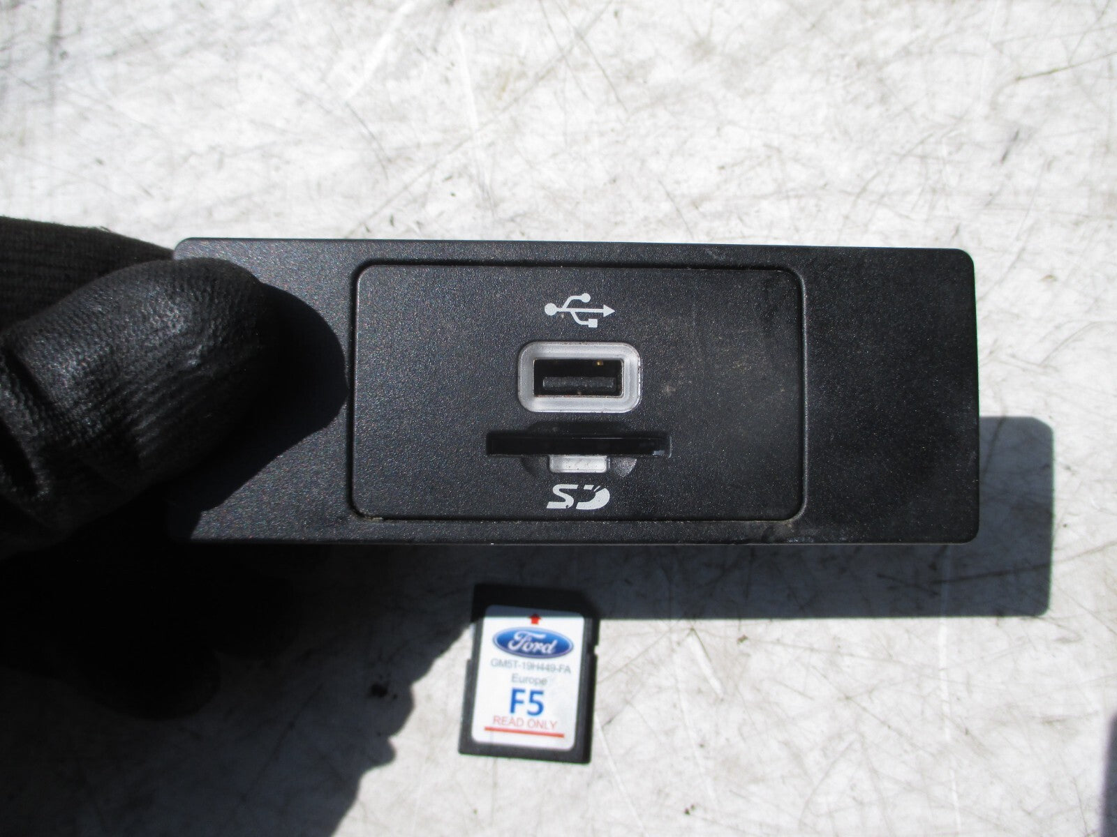 FORD MONDEO MK5 2016 USB JACK CONNECTOR SOCKET PORT CARD READER GC3T-14F014-AA