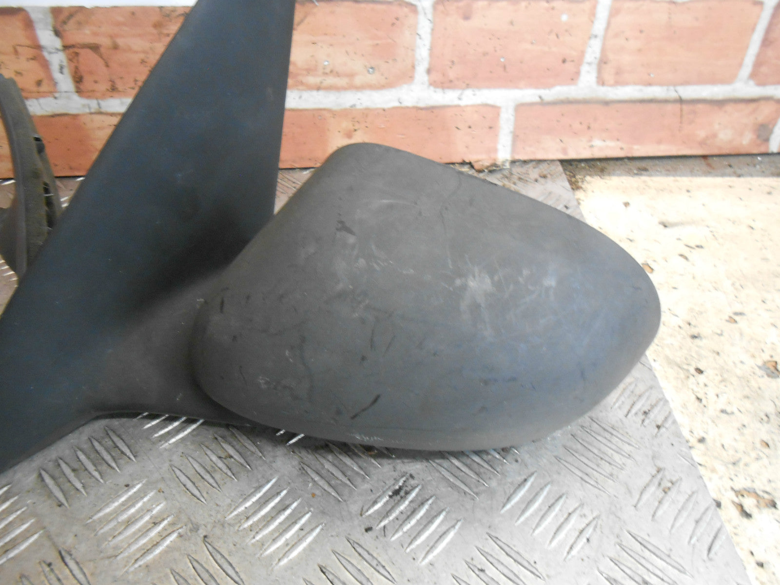 FIAT MAREA BRAVA 2002 NS PASSENGER SIDE MANUAL DOOR WING MIRROR BLACK PLASTIC