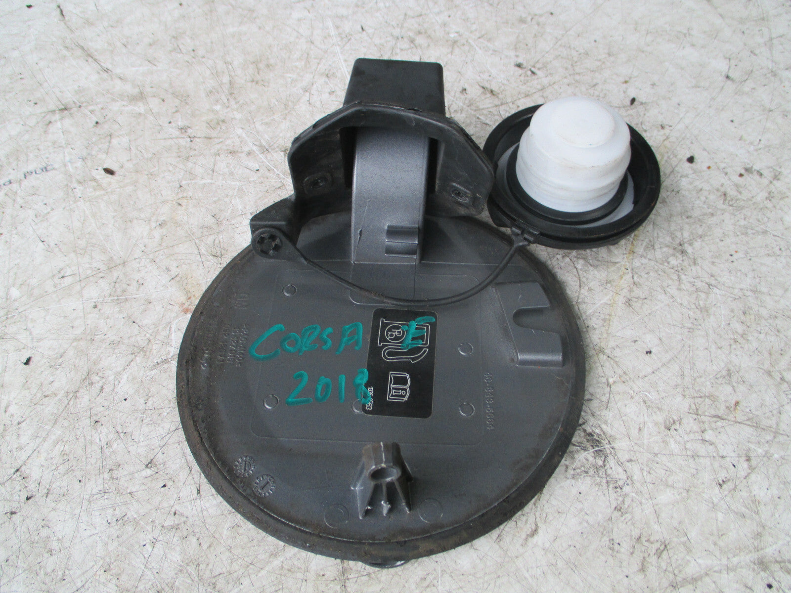 VAUXHALL CORSA E 2018 1.4 PETROL FUEL FILLER FLAP