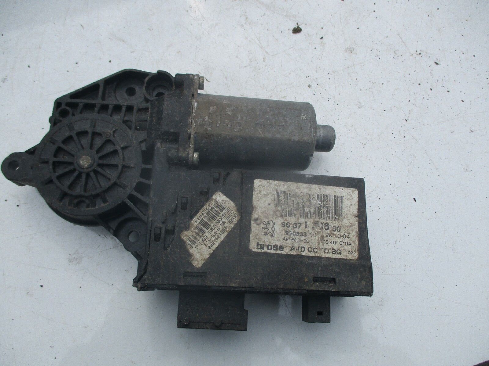 VW VOLKSWAGEN GOLF MK4 2001 OSR DRIVER RIGHT SIDE WINDOW MOTOR 0 130 821 766