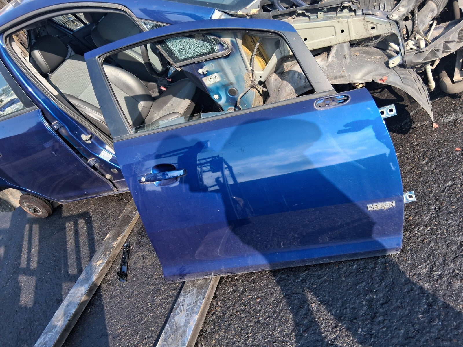 2008 VAUXHALL CORSA D 5 DOOR OSF DRIVER SIDE FRONT COMPLETE DOOR BLUE