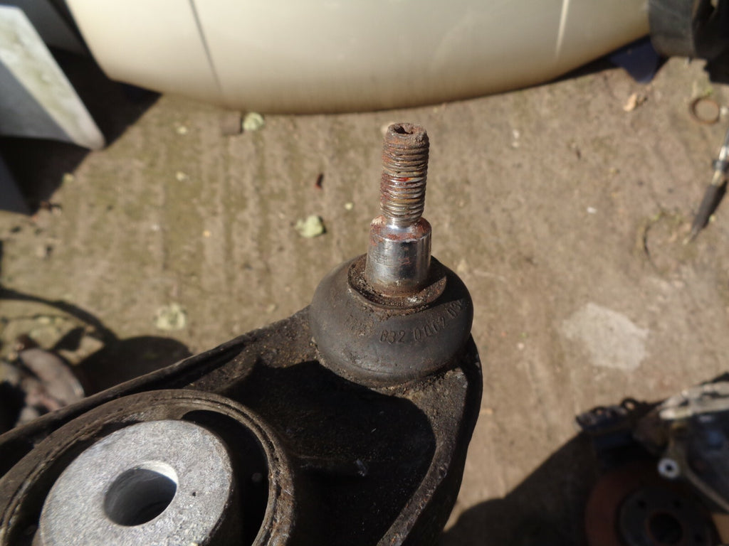 PORSCHE BOXSTER 3.2 2002 NSR OS DRIVER OR PASSENGER REAR CONTROL ARM 99634134106