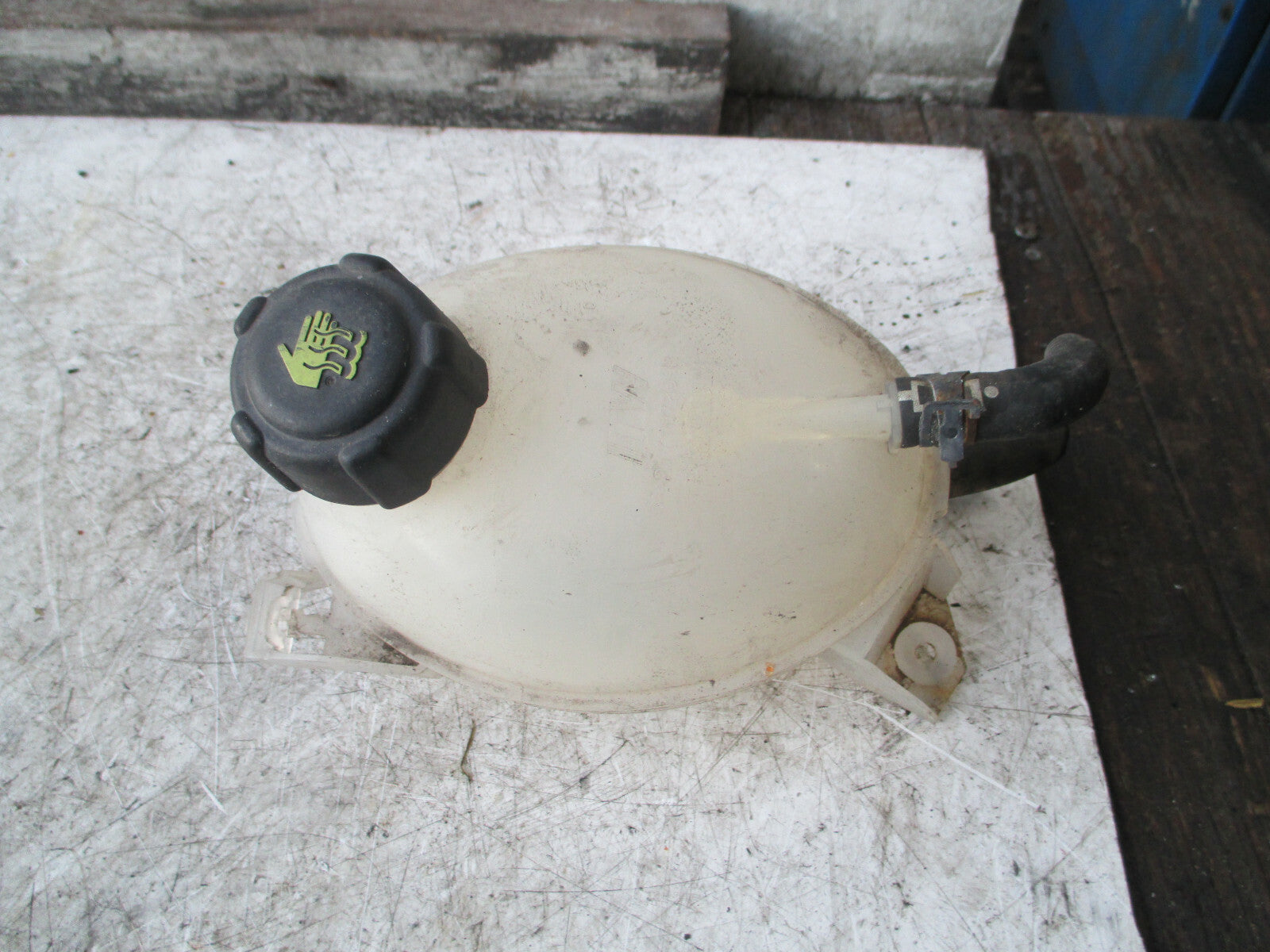 DACIA DUSTER 2016 COOLANT TANK RESERVOIR 217107259R