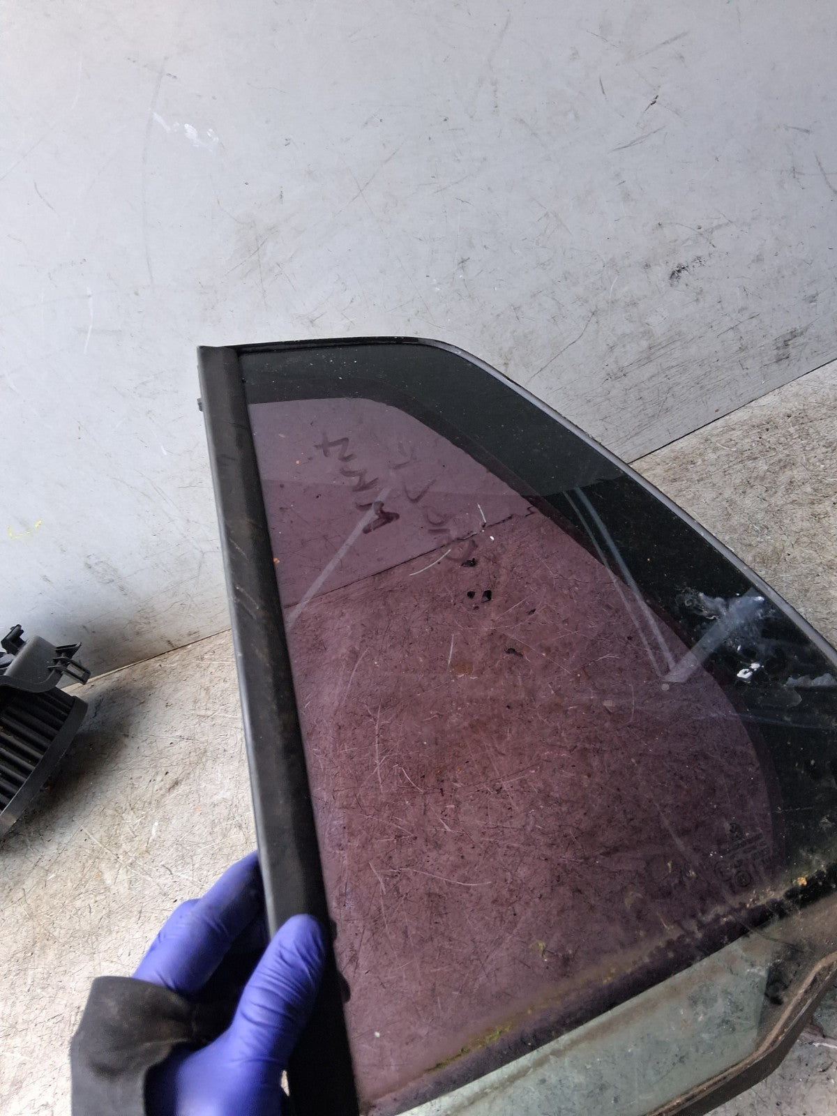 2013 VW VOLKSWAGEN GOLF MK7 NSR PASSENGER SIDE REAR QUARTER GLASS 5G6845213