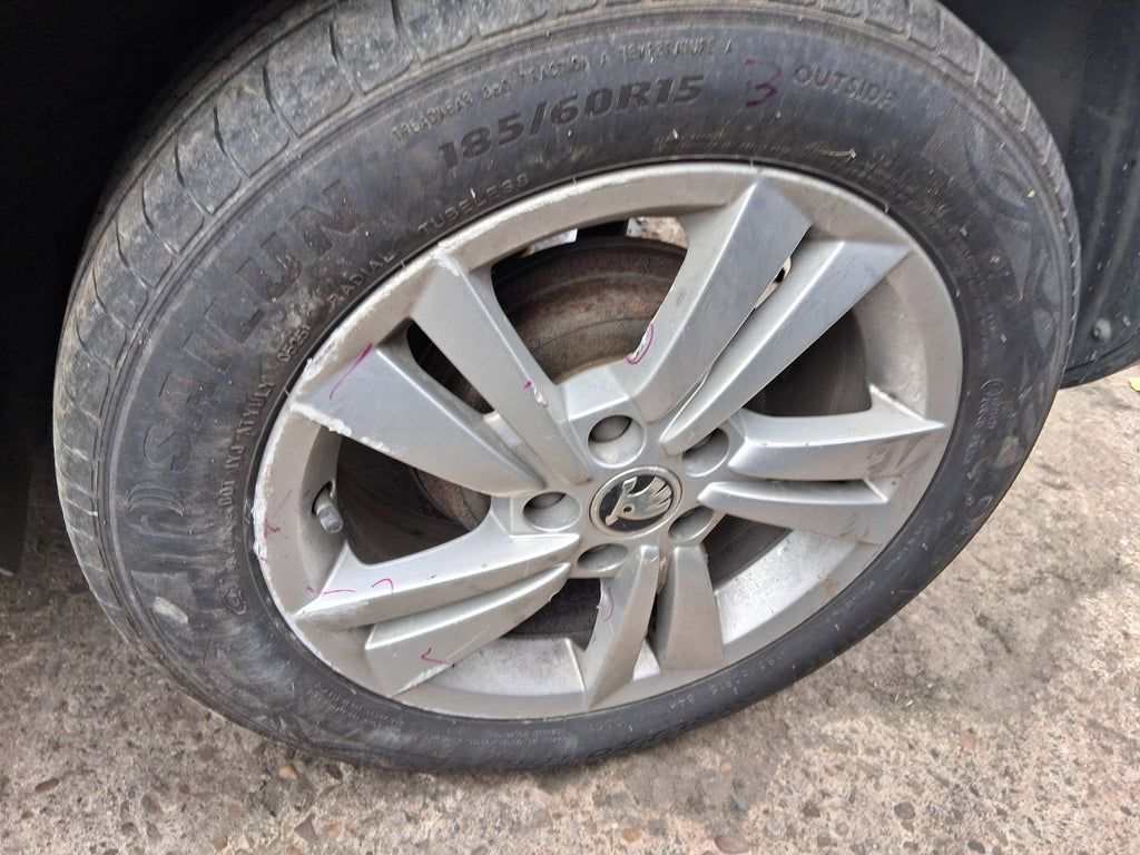 2020 SKODA FABIA MK3 NJ 15 INCH ALLOY WHEEL WITH TYRE 185/60R15