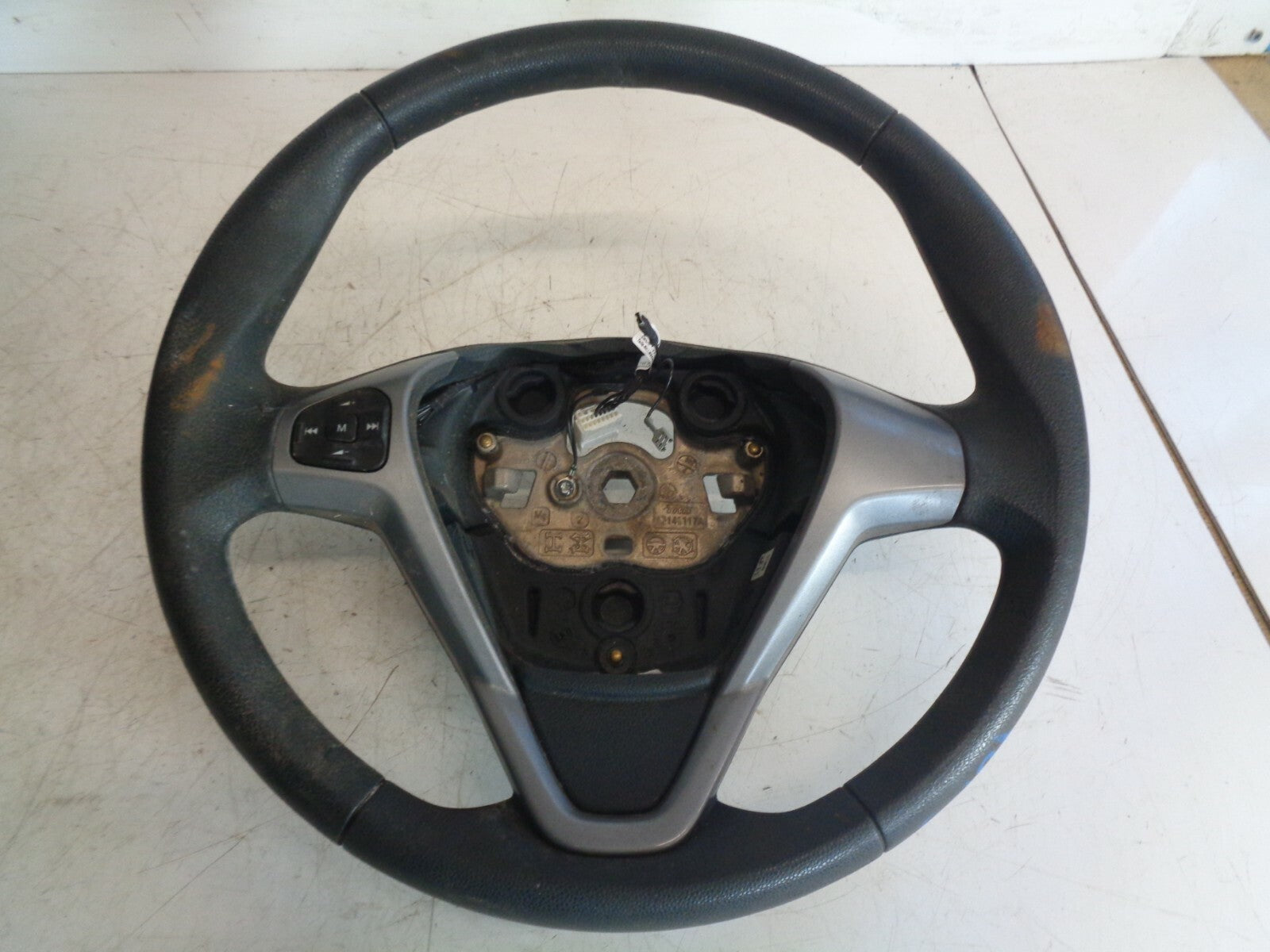 FORD FIESTA MK7 2008-2012 3 SPOKE MULTI FUNCTION STEERING WHEEL 8A613600DG38C7
