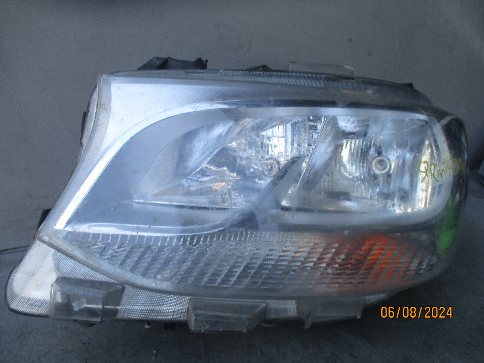 2020 MERCEDES BENZ SPRINTER NSF PASSENGER SIDE HEADLIGHT & HEADLAMP A9109060200