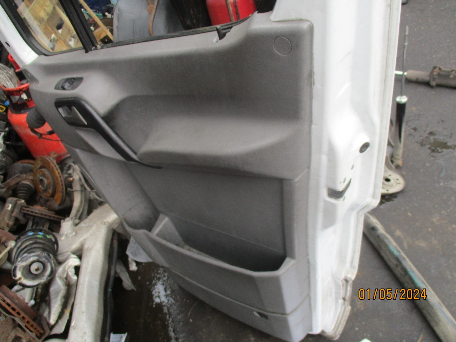 MERCEDES BENZ SPRINTER W906 2013 OSF DRIVER SIDE FRONT COMPLETE DOOR WHITE