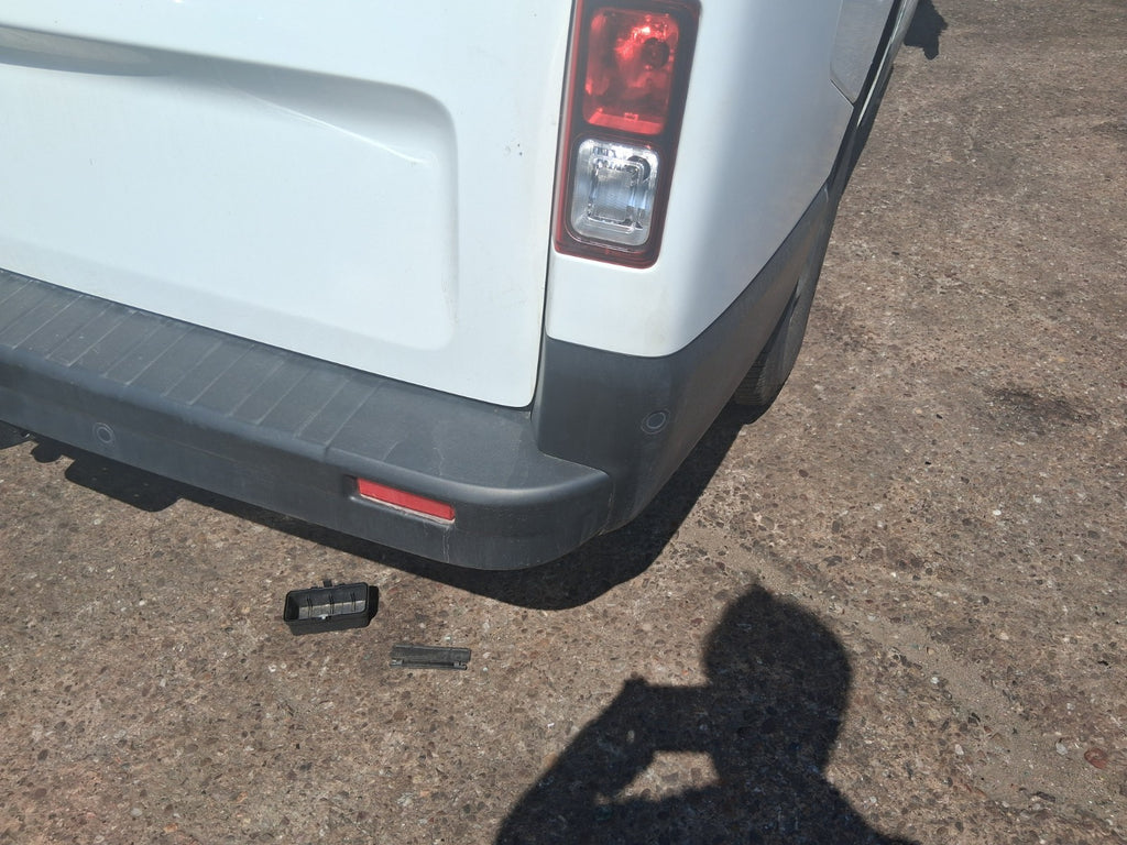 2025 RENAULT TRAFIC X82 MK3 REAR BUMPER BLACK WITHOUT BUMPER CORNERS
